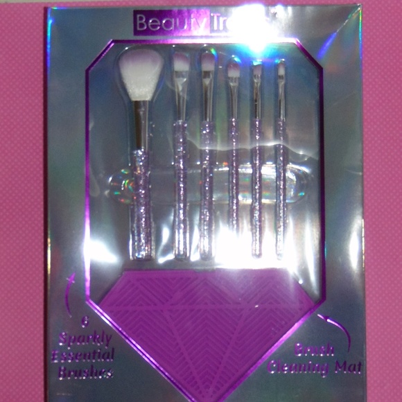 6 Sparkly Makeup Brushes w/ Cleaning Mat by Beauty - Picture 1 of 5
